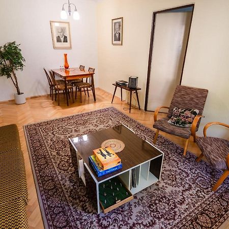 Retro Apartment Brezno Bagian luar foto