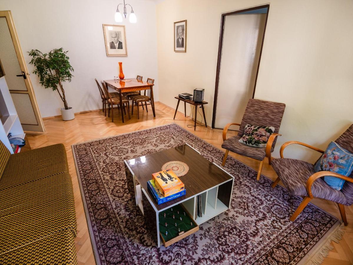 Retro Apartment Brezno Bagian luar foto