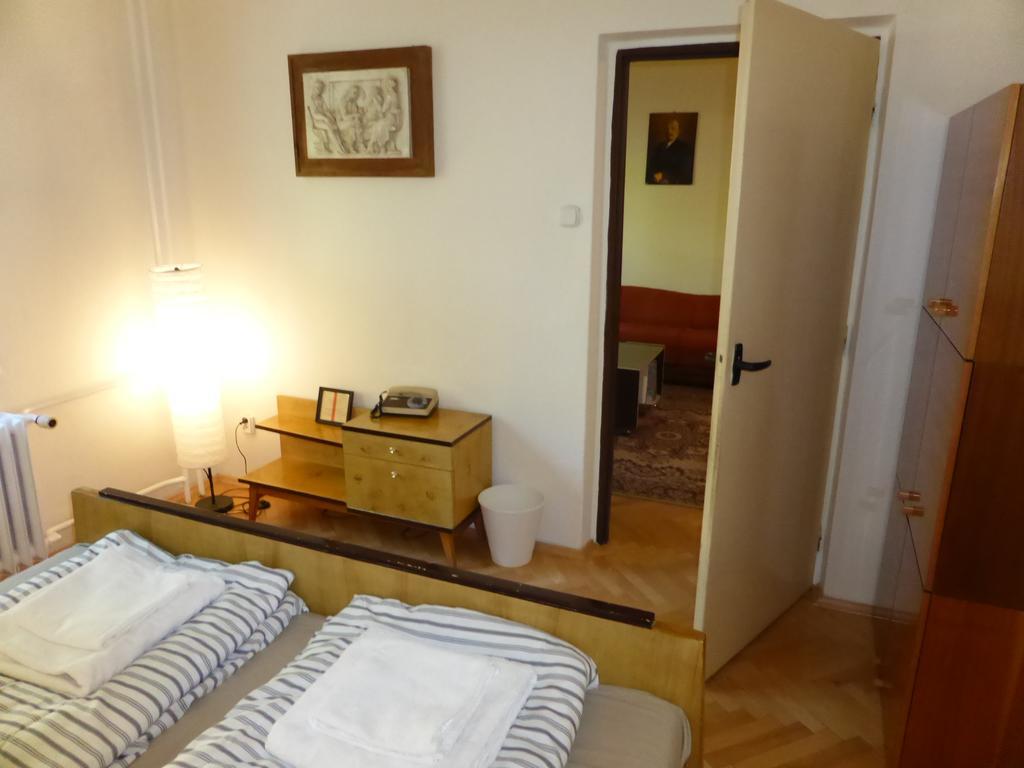 Retro Apartment Brezno Bagian luar foto