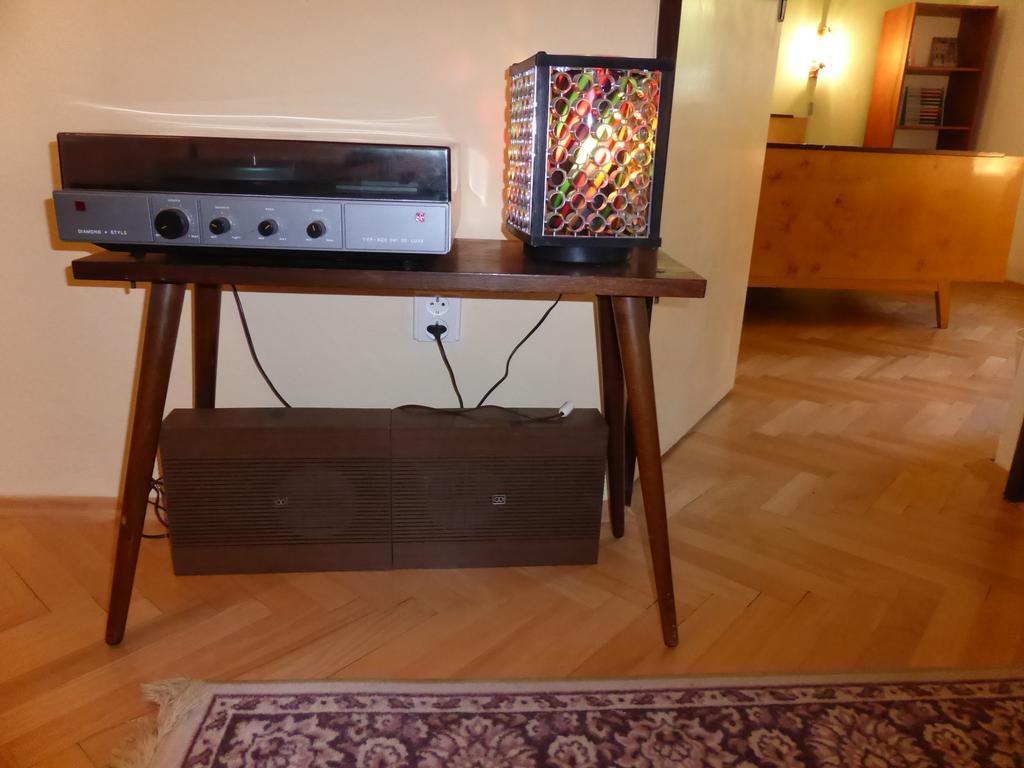 Retro Apartment Brezno Bagian luar foto